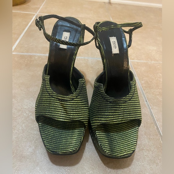 PRADA RARE VINTAGE 00 PRADA GREEN ILLUSION PRINT OPEN TOE WEDGE MULES sz 39 NWOT - Picture 8 of 12